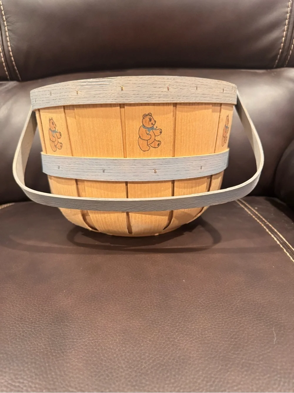 Decorative & vintage late-20th-century country-style wood slat basket